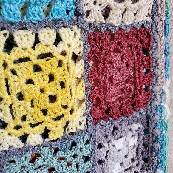 Crochet BABY BLANKET AFGHAN Lap Granny Squares 34" x 34" Soft Handmade Boy Girl - Picture 11 of 11